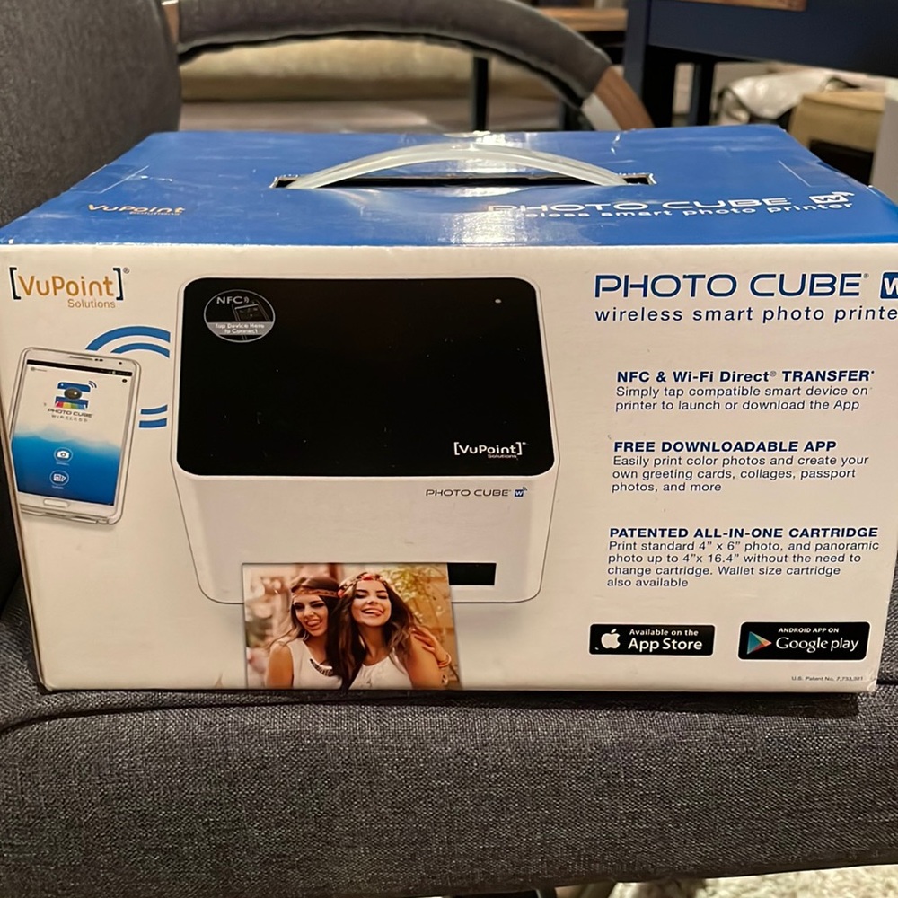 VuPoint photo Cube compact wireless smart photo printer